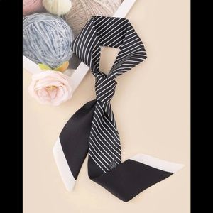 White & black striped twilly